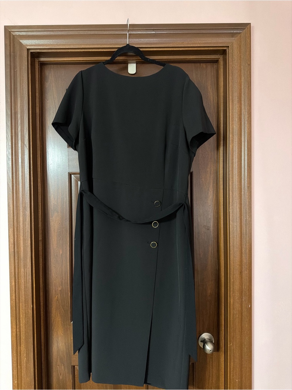 Ann Taylor Black Short-Sleeve Midi Dress with Ring-Accents